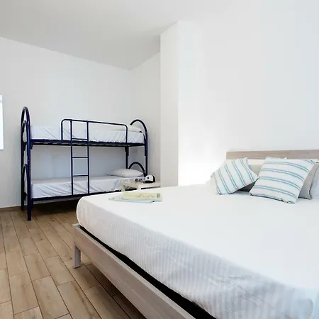 6venti Close To The Of Marina Di Modica,5 Minutes Walking Distance About