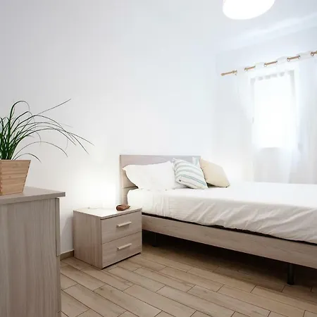 6venti Close To The Of Marina Di Modica,5 Minutes Walking Distance About