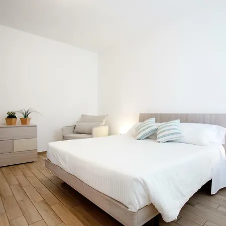 6venti Close To The Of Marina Di Modica,5 Minutes Walking Distance About Πανσιόν